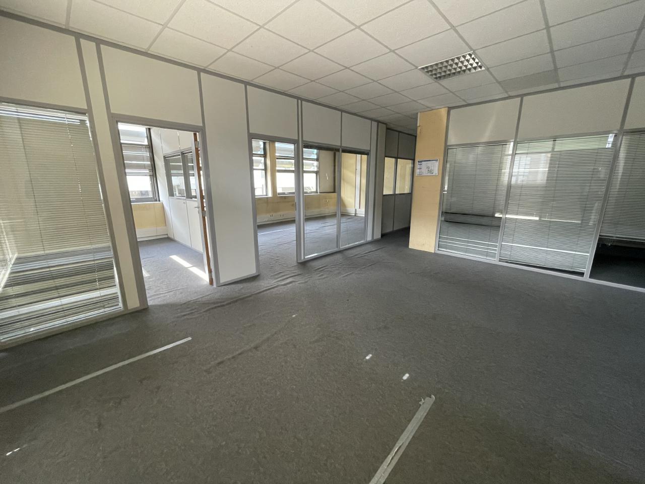 Local d'activité Sucy-en-Brie 369m² Location local d'activité Sucy-en-Brie Val-de-Marne OLACT2422631 4